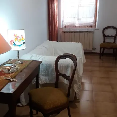 Per Vacanze In Palazzina D'epoca, *